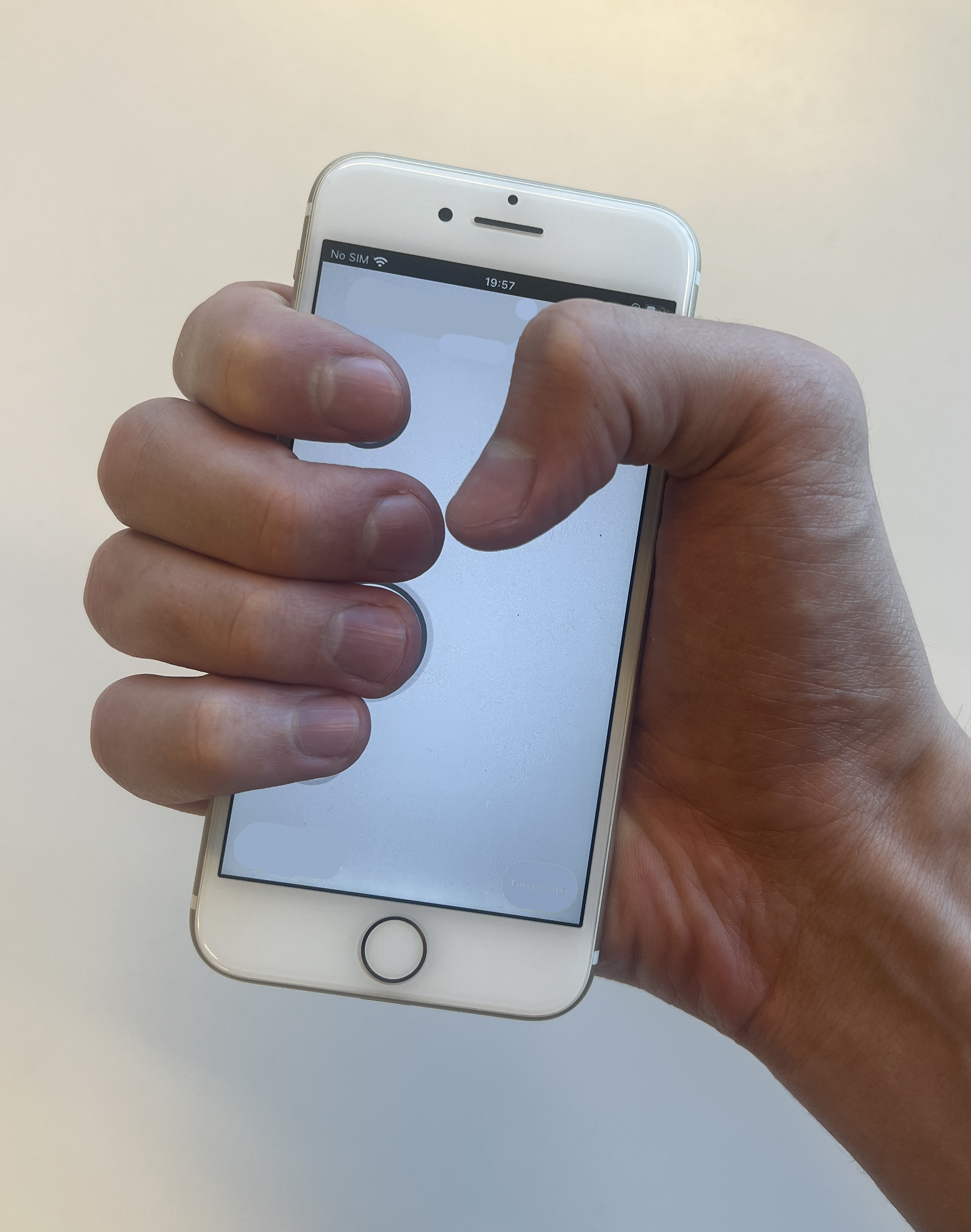 How to hold the phone
